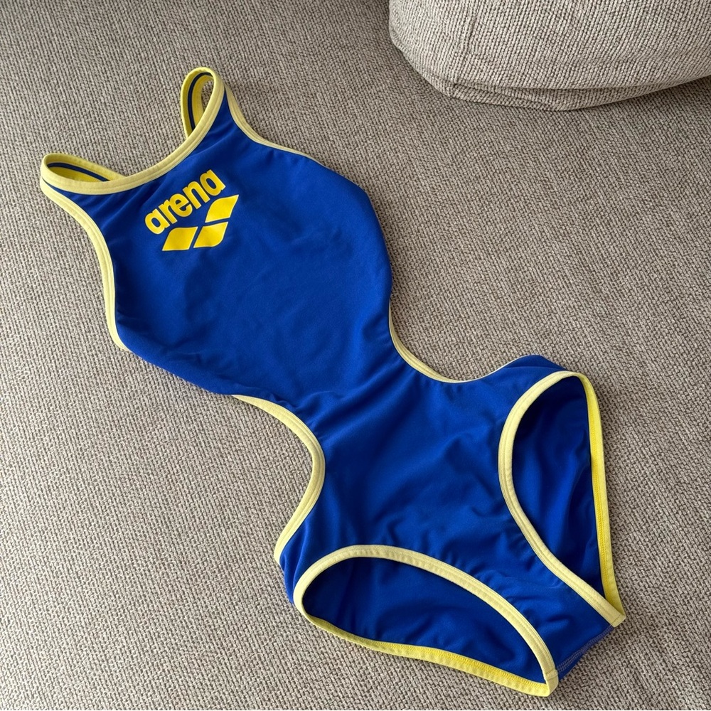 ARENA Women's Sports Swimsuit One Biglogo